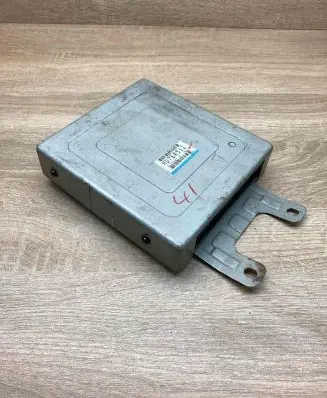 Mitsubishi Colt Engine control unit/module ECU MD760512 G1T17477E