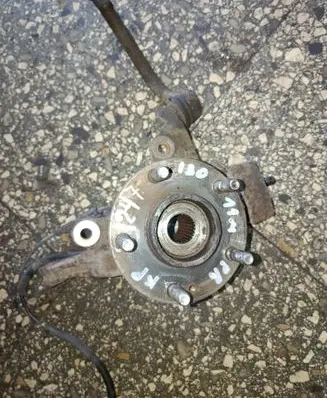 Hyundai i30 Front wheel hub 