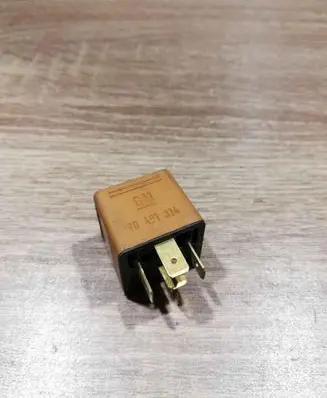 Saab 9-3 Ver2 Other relay 90491314 0332209136 BROWN