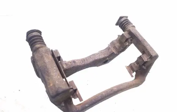 Nissan Primera Front Brake Caliper Pad/Carrier 