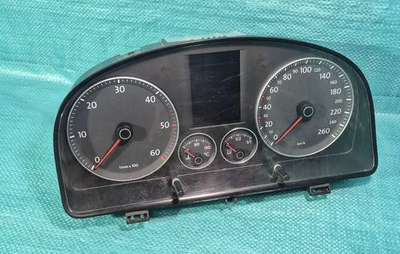 Speedometer (instrument cluster)