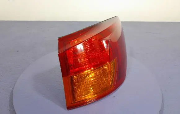 Lexus IS 220D-250-350 Rear/tail lights
