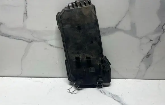 Mercedes-Benz C W204 Fuse box cover A2045400082