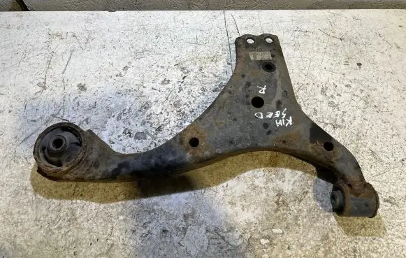 KIA Ceed Front lower control arm/wishbone