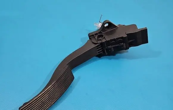 Mercedes-Benz A W176 Accelerator throttle pedal A2463001404 IMPRK1520413