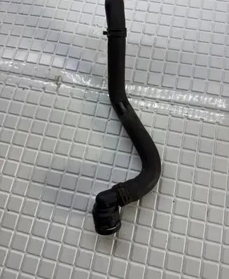 Volkswagen Golf V Engine coolant pipe/hose 1K0122291B