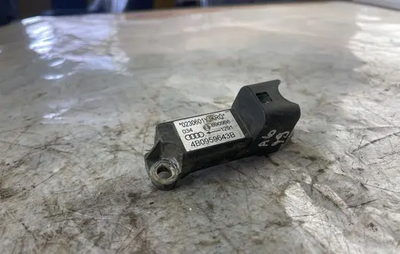 Audi A6 S6 C5 4B Airbag deployment crash/impact sensor 4B0959643B