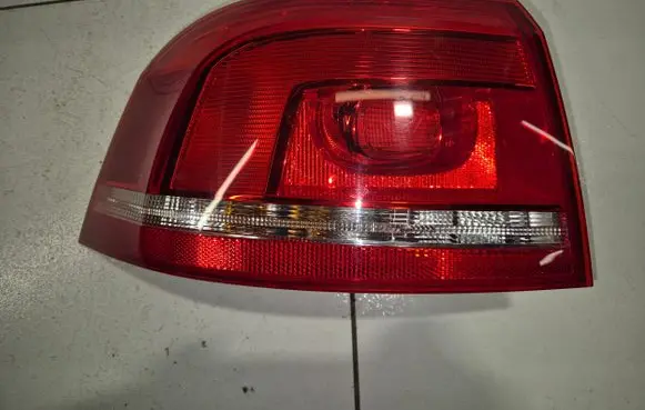 Volkswagen PASSAT B7 Rear/tail lights 3AF945095E