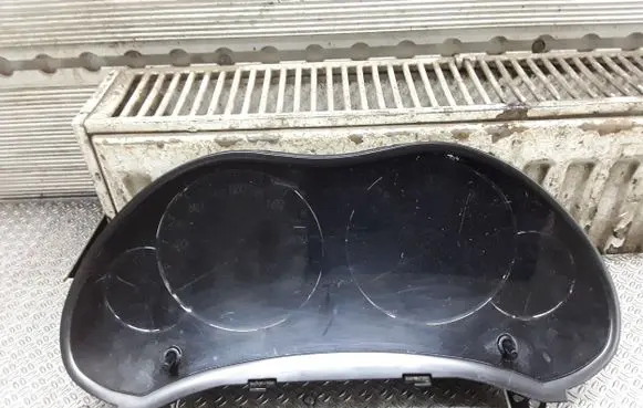 Toyota Avensis T250 Speedometer (instrument cluster) 8380005630H
