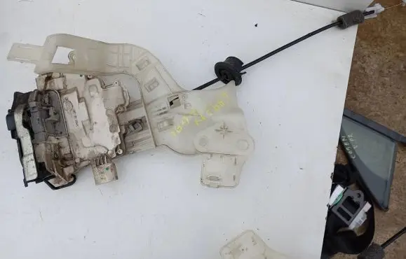 Porsche Cayenne (92A) Rear door lock 7P0839768A 921938100 91938100