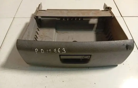 Chrysler Voyager Glove box 302628