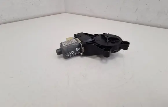 Ford Fiesta Front door window regulator motor 8A6114553A