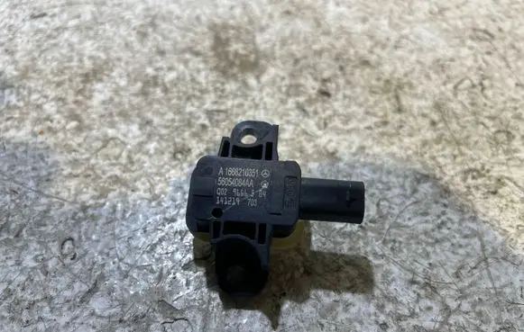 Dodge Durango Airbag deployment crash/impact sensor 56054084AA A1668210351 141215703