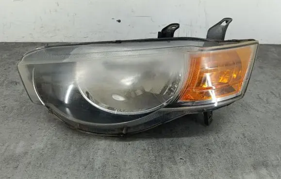 Mitsubishi Colt Headlight/headlamp 8301B179