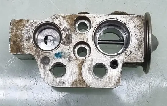 Air conditioning (A/C) expansion valve