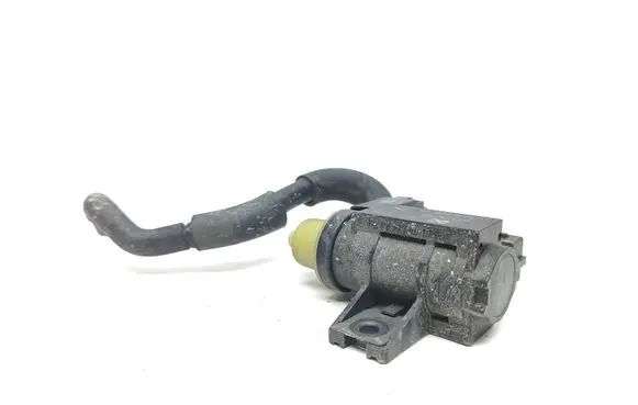 Nissan X-Trail T32 Vacuum valve 8200790180 70181405 17T219