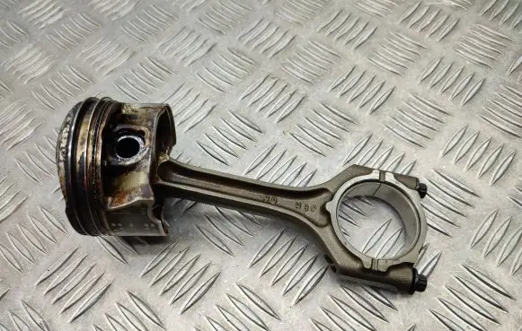 Suzuki Vitara (LY) Piston with connecting rod