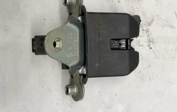Skoda Octavia Mk2 (1Z) Tailgate/trunk/boot lock/catch/latch 1Z5827501D