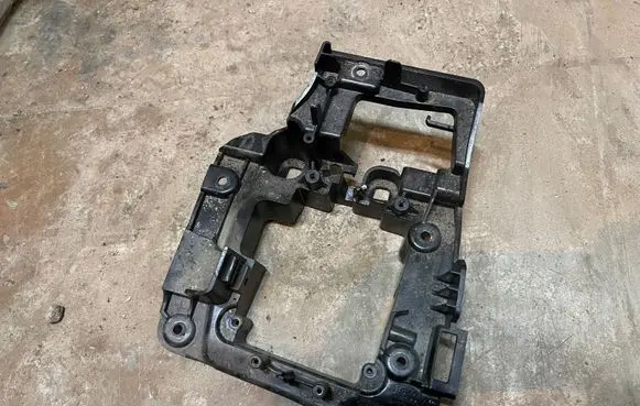 BMW 5 F10 F11 Gear shift cable bracket 9206677
