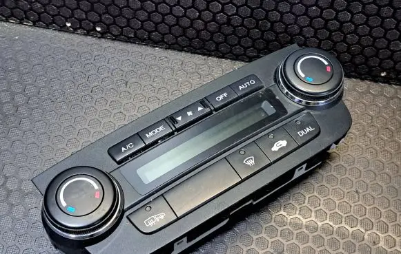 Honda CR-V Climate control unit 79600SWYE4 GA04A