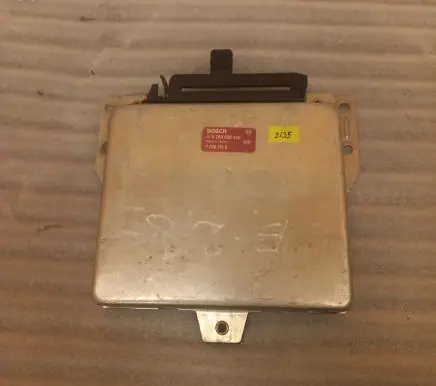 BMW 5 E28 Engine control unit/module 17061619 0280000330