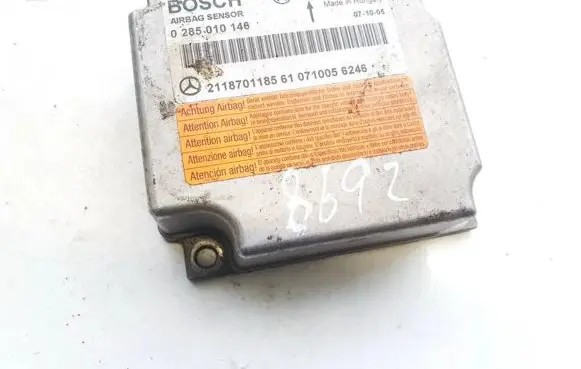 Mercedes-Benz E W211 Airbag deployment crash/impact sensor 0285010146 2118701185