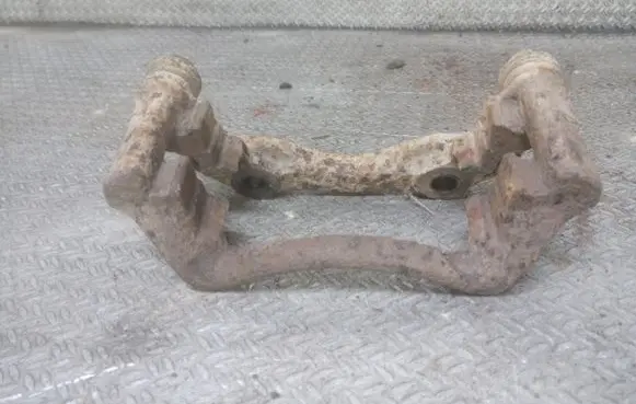 Volkswagen PASSAT B4 Brake caliper pad carrier rear 