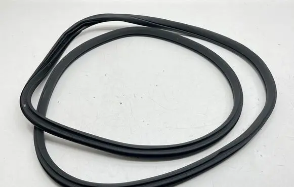 Jeep Grand Cherokee WL Front door rubber seal 