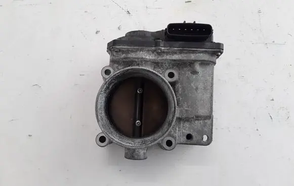 Volvo S60 Throttle valve 30711551