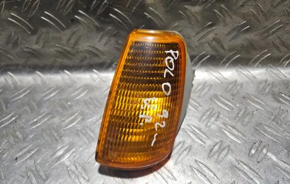 Volkswagen Polo II 86C 2F Front indicator light 867953049