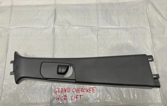 Jeep Grand Cherokee (B) pillar trim (top)