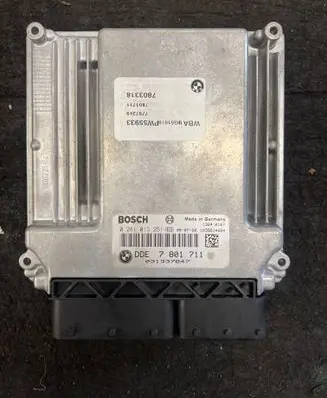 BMW 3 E90 E91 Engine control unit/module 0281013251 7801711 031337847