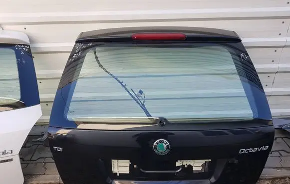 Skoda Octavia Mk2 (1Z) Truck tailgate 