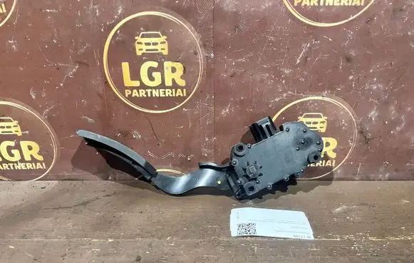 Nissan Quest Accelerator throttle pedal 047NE0014