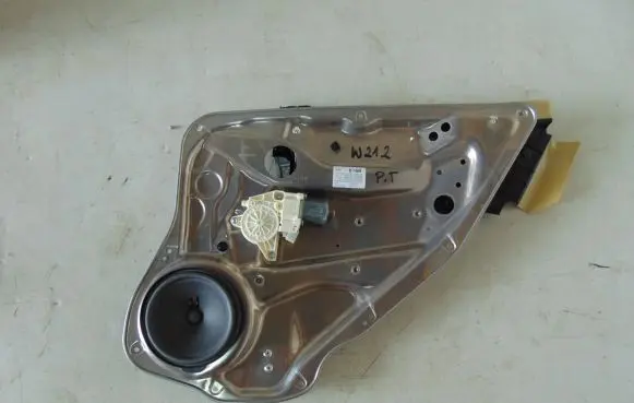 Mercedes-Benz E W212 Rear door window regulator with motor A2125407205