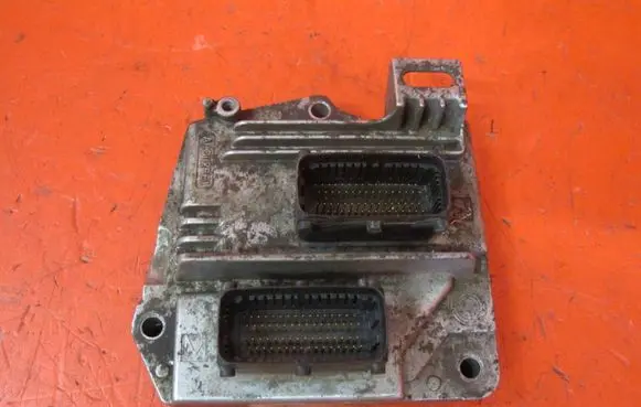 Opel Astra H Engine control unit/module 12230740
