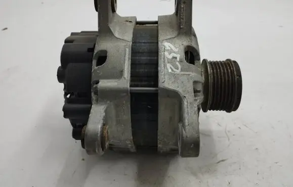 Renault Clio IV Generator/alternator 2714146A 2118010174