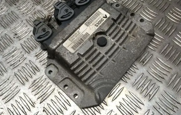 Renault Megane II Engine control unit/module 215840297A 2264020091 8200283924