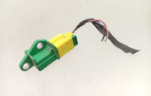 Volkswagen Golf VI Airbag deployment crash/impact sensor 5WK43273