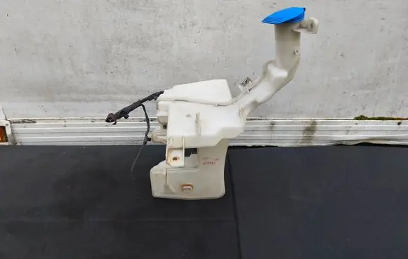 Volkswagen PASSAT CC Windshield washer fluid reservoir/tank 3C8955453F