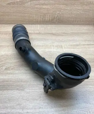 BMW 5 F10 F11 Intercooler hose/pipe 7588268 758549302