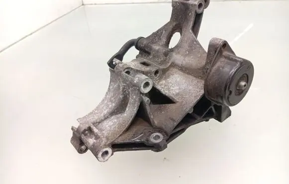 Volkswagen Sharan Generator/alternator bracket 028903143AB