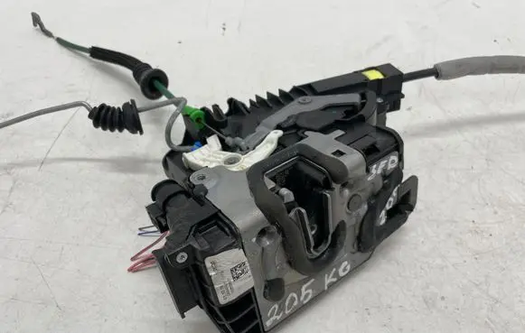 Mercedes-Benz C W205 Rear door lock A0997309500