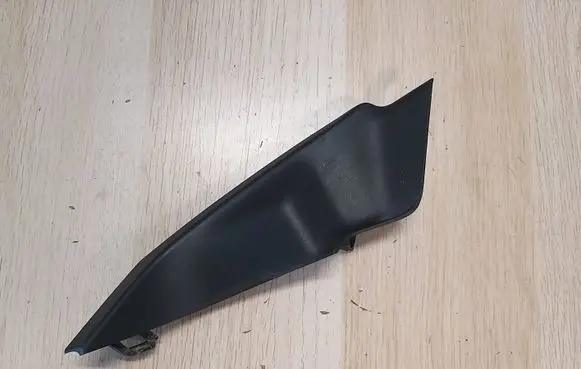 Suzuki Swift III Wiper trim 52R0
