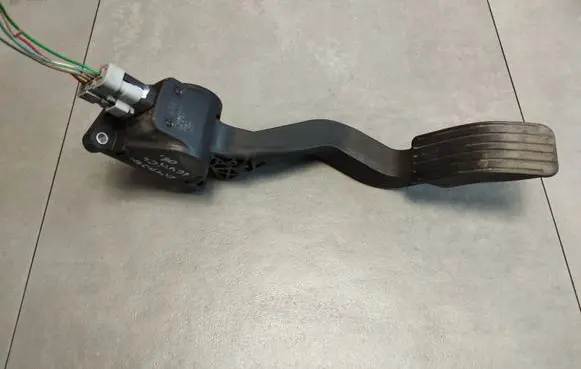 Citroen C4 I Accelerator throttle pedal 0280755120 9684370880