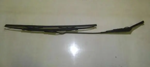 Opel Vectra B Front wiper blade arm 90504175