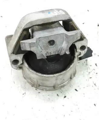 Audi A6 C7 Engine mount bracket