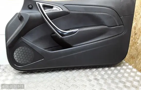 Opel Astra H Front door card panel trim 13421625
