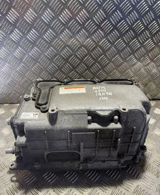 Voltage converter inverter