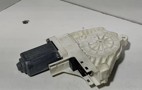 Audi Q7 4L Front door manual window regulator 8K0959801A 1101965576200
